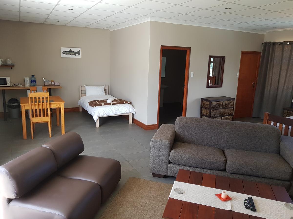 Stay@67 Apartments - Dullstroom Bagian luar foto